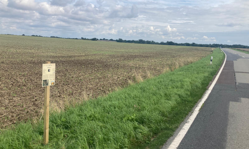 Planetenort Merkur 1 an Straße Rohrlack/Garz, Richtung Rohrlack
